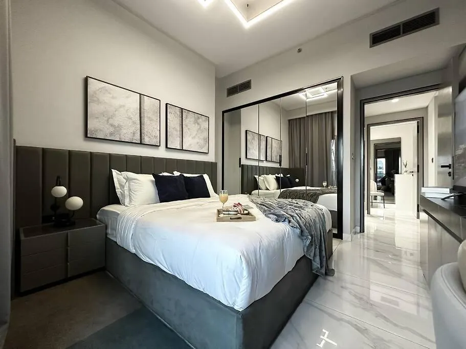 Sky High Comfort 1Br Plus Study With City And Canal Views Dubai 0*,