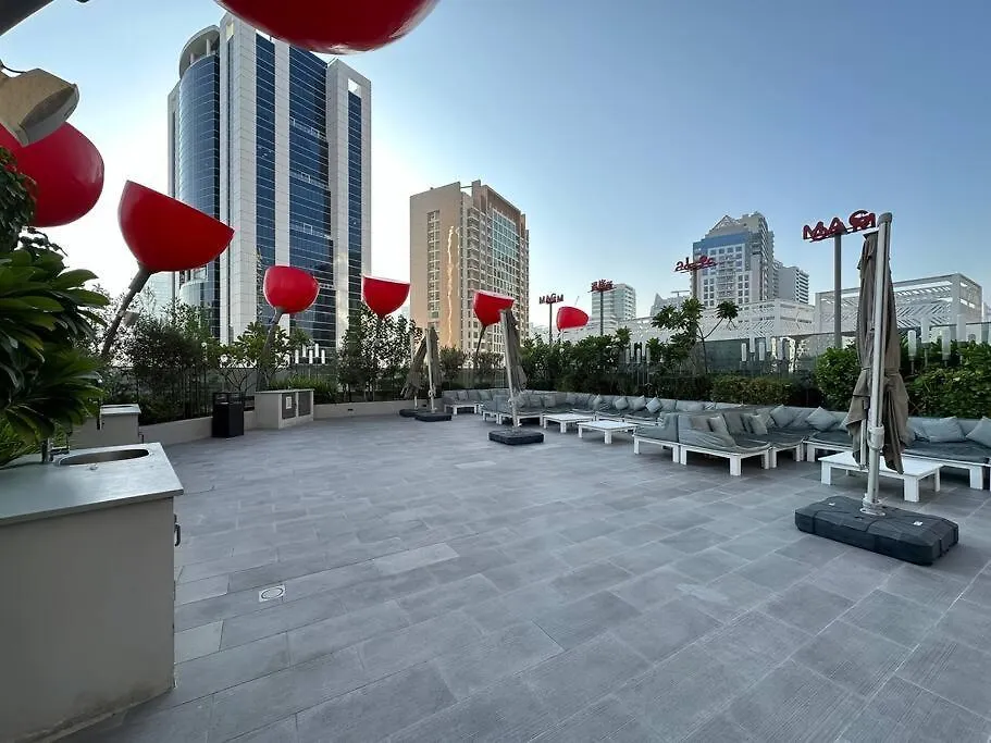 Sky High Comfort 1Br Plus Study With City And Canal Views Dubai Apartment