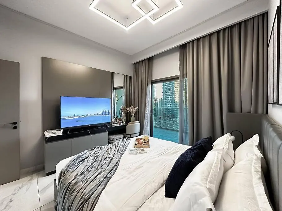 Apartment Sky High Comfort 1Br Plus Study With City And Canal Views Dubai United Arab Emirates