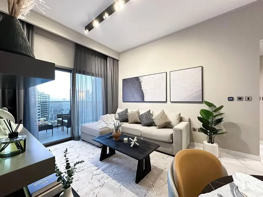 Apartment Sky High Comfort 1Br Plus Study With City And Canal Views Dubai United Arab Emirates
