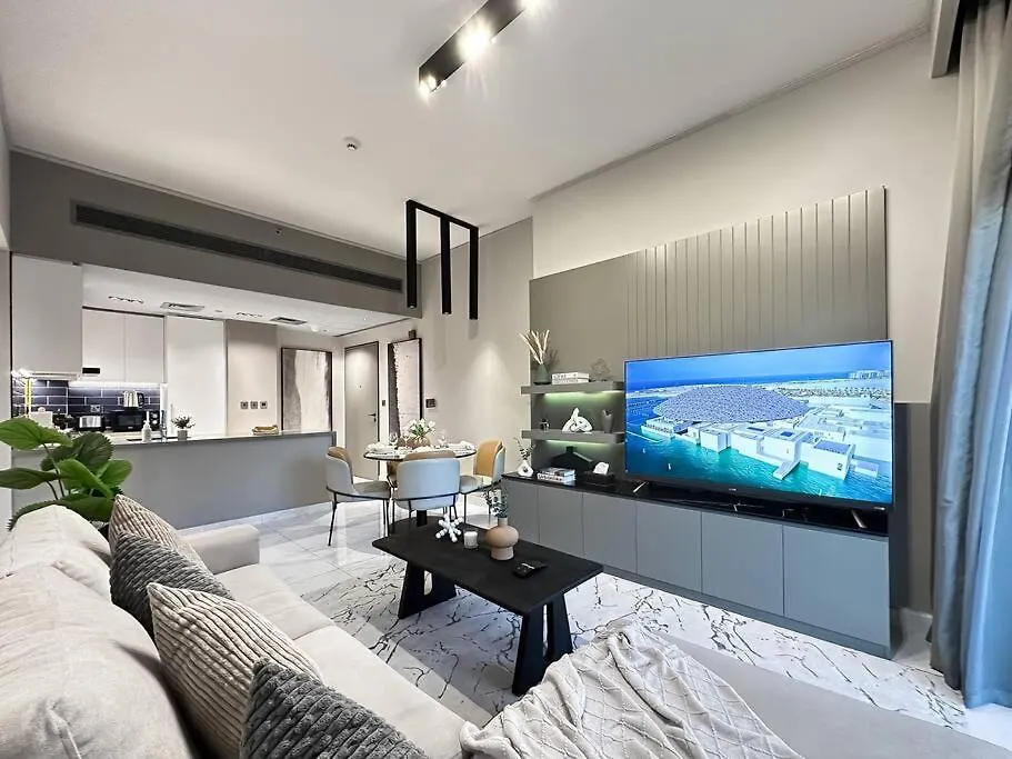 Sky High Comfort 1Br Plus Study With City And Canal Views Dubai United Arab Emirates